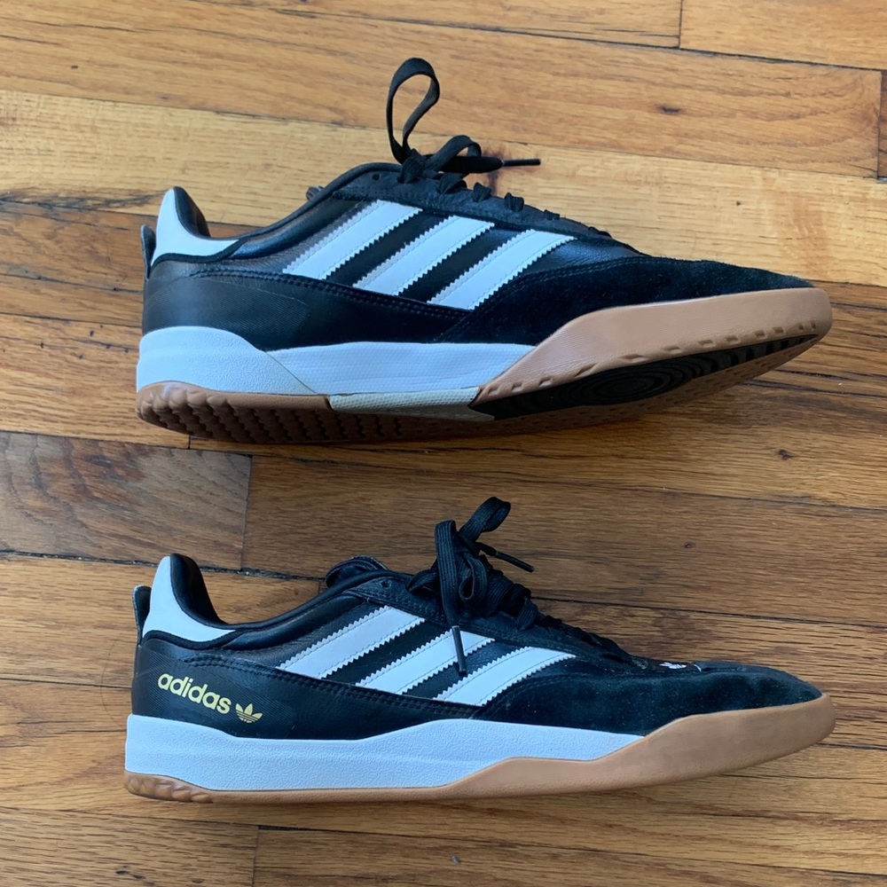 Adidas Men's Black and White Sneakers with Gum Sole - Picture 2 of 5